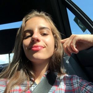 Meet your Posher, Andrea